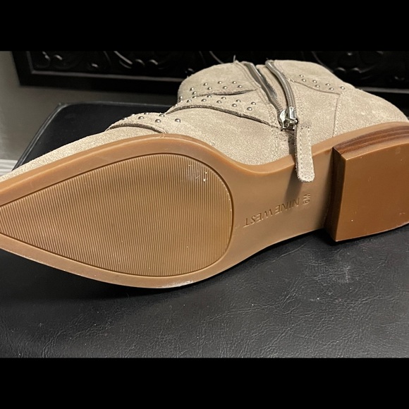 Seraphim Pointy Toe Booties - Picture 6 of 8